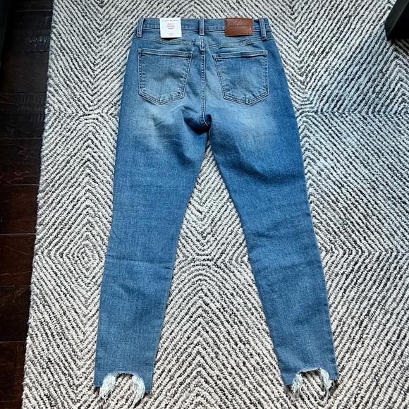 {Lucky Brand} Bridgette High Rise Jeans - Picture 3 of 12